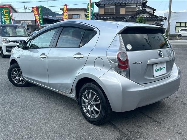 Toyota AQUA 2012 8357865-13