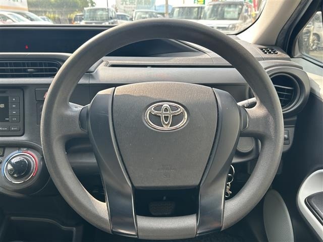 Toyota AQUA 2012 8357865-16