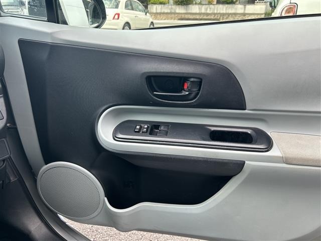 Toyota AQUA 2012 8357865-8