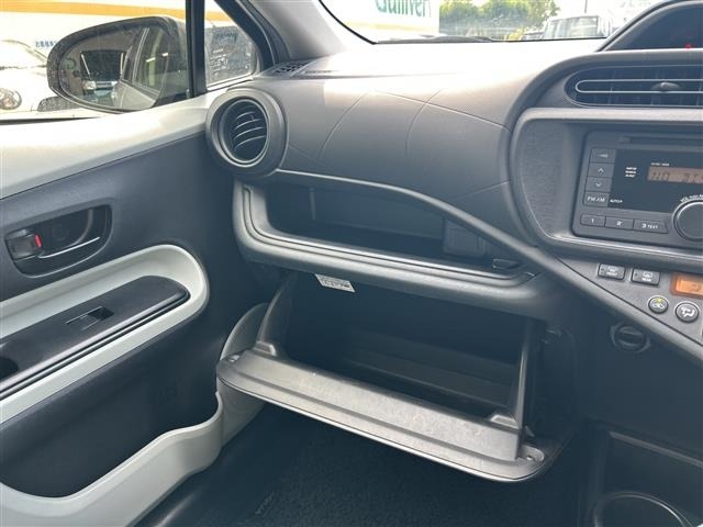 Toyota AQUA 2012 8357865-9