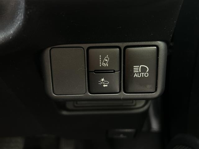 Toyota AQUA 2017 8357868-9