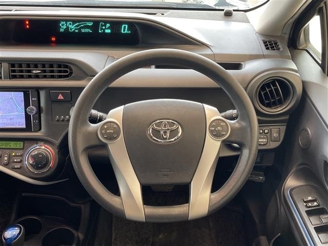Toyota AQUA 2013 8357869-14