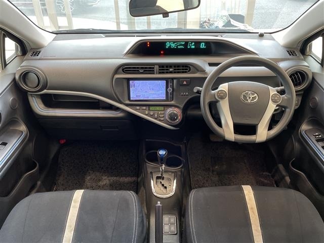 Toyota AQUA 2013 8357869-15