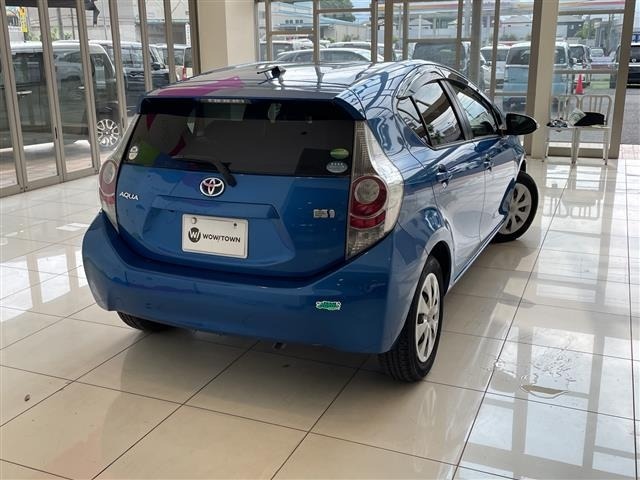 Toyota AQUA 2013 8357869-2