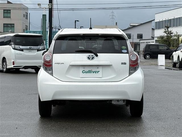 Toyota AQUA 2013 8357870-11