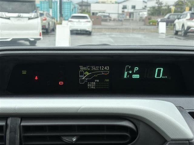Toyota AQUA 2013 8357870-15
