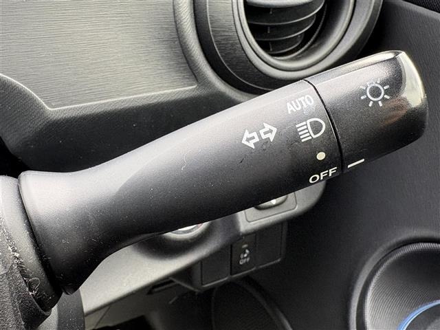Toyota AQUA 2013 8357870-18