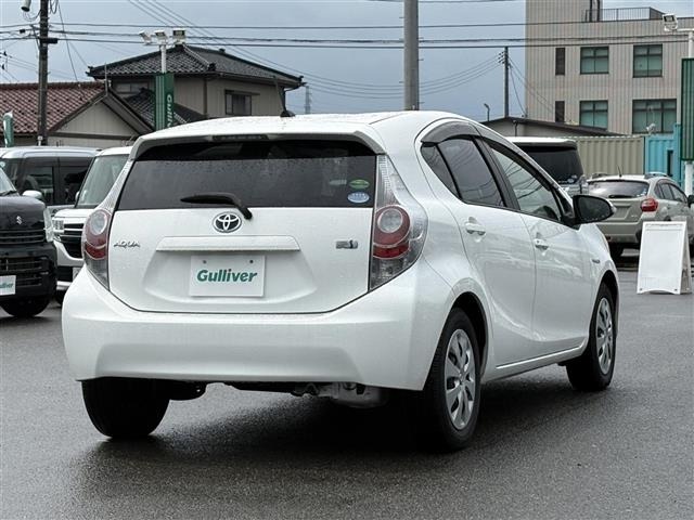 Toyota AQUA 2013 8357870-2