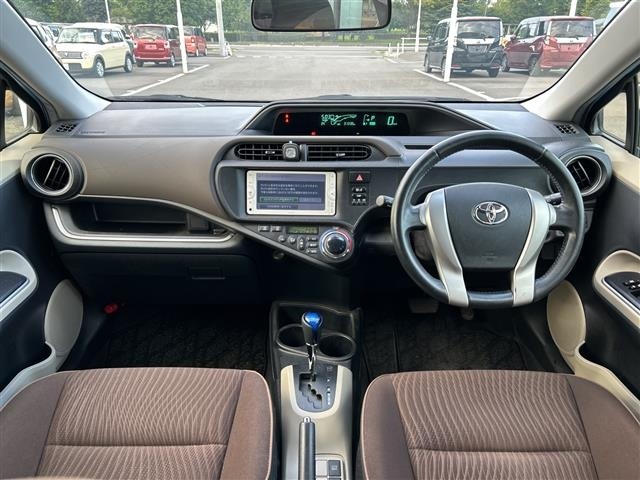 Toyota AQUA 2013 8357872-16