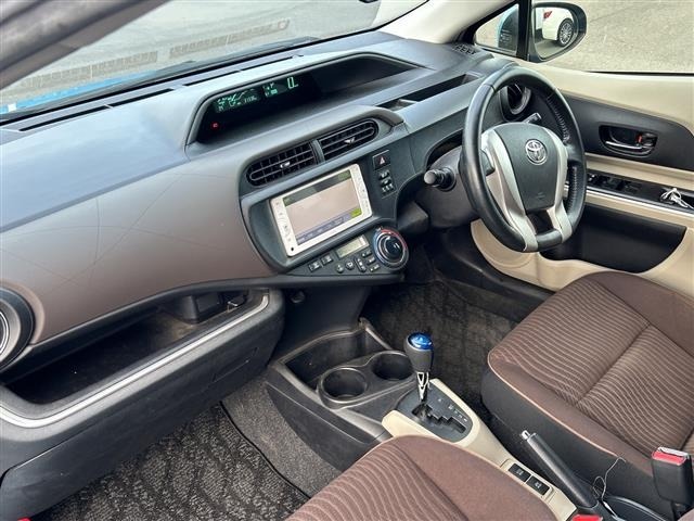 Toyota AQUA 2013 8357872-21