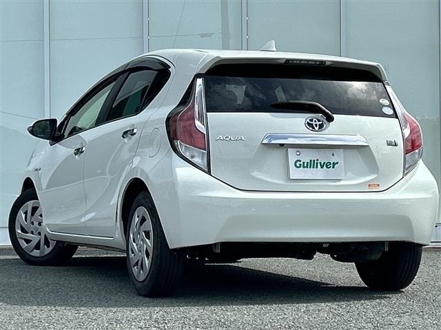Toyota AQUA 2017 8357873-14