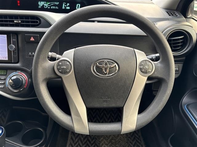 Toyota AQUA 2014 8357876-11