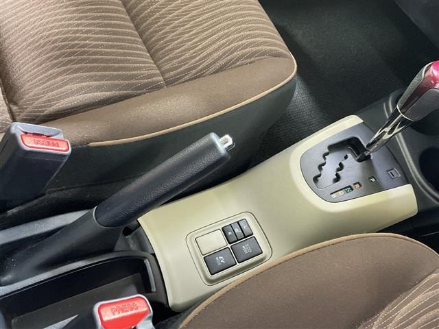 Toyota AQUA 2012 8357877-20