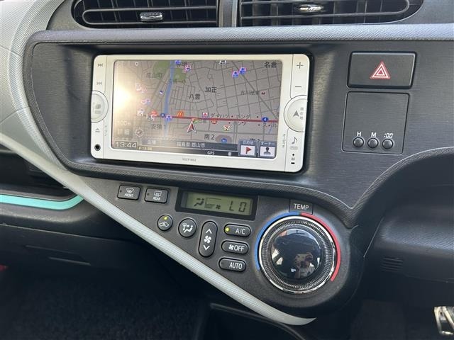 Toyota AQUA 2013 8357880-10