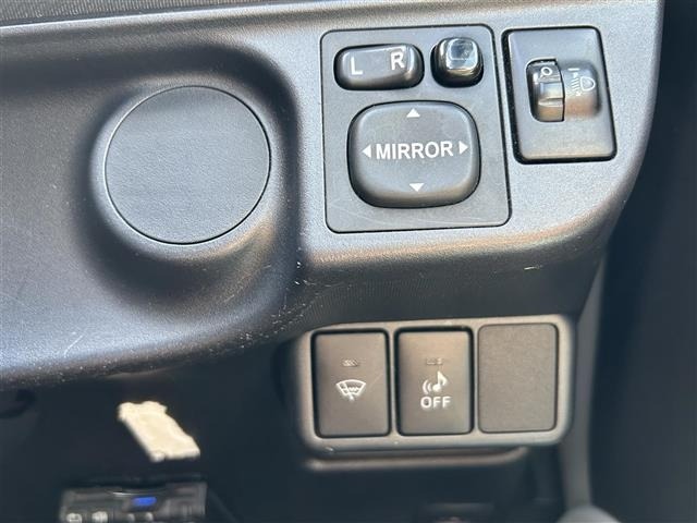 Toyota AQUA 2013 8357880-12