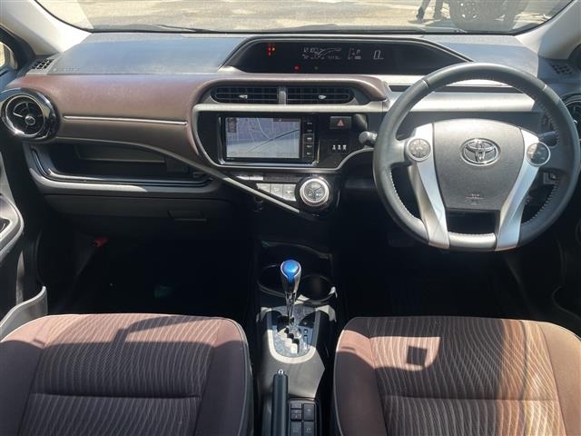 Toyota AQUA 2015 8357886-14