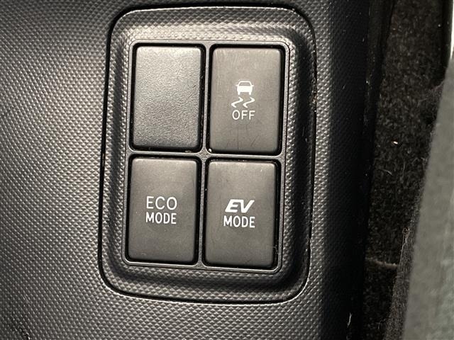 Toyota AQUA 2015 8357888-3