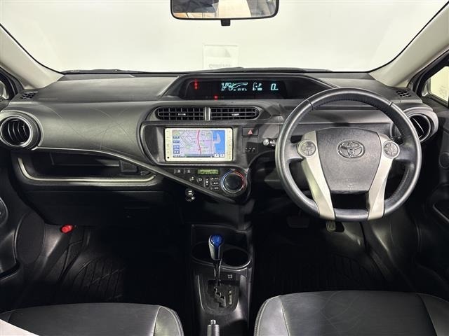 Toyota AQUA 2014 8357890-16