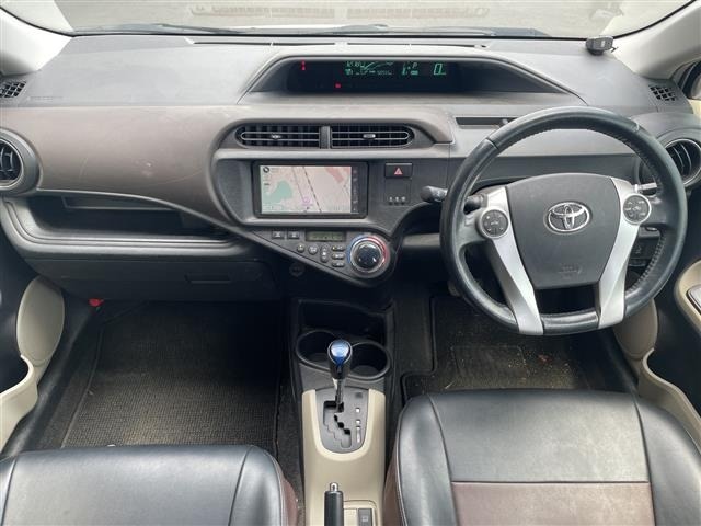 Toyota AQUA 2012 8357892-14