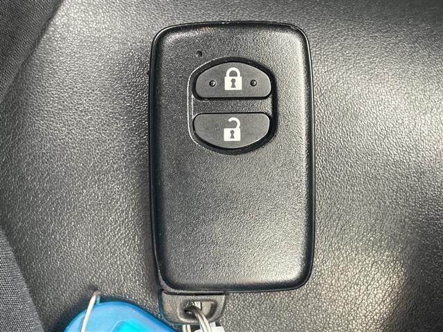 Toyota AQUA 2012 8357892-5