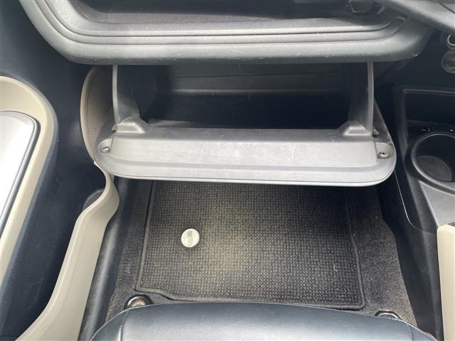 Toyota AQUA 2012 8357892-6