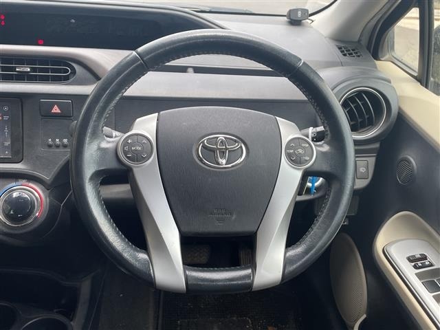 Toyota AQUA 2012 8357892-9