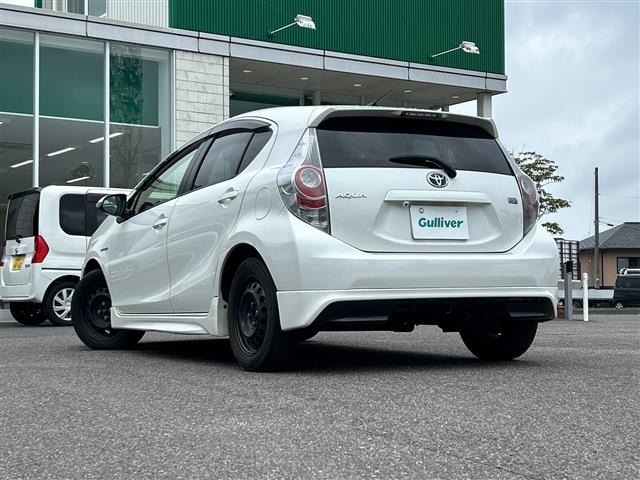 Toyota AQUA 2013 8357893-13