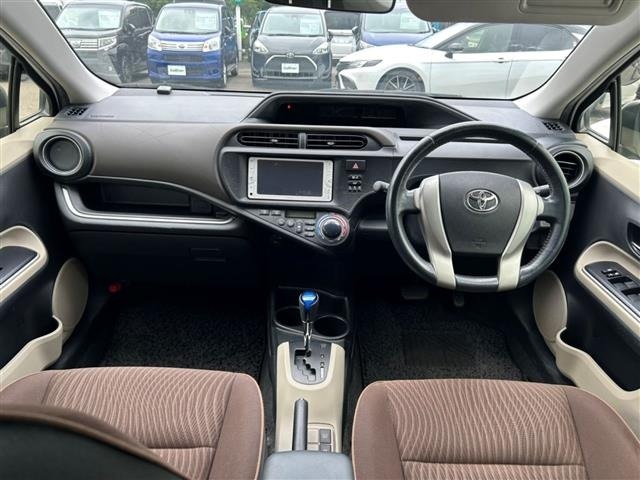 Toyota AQUA 2013 8357893-14