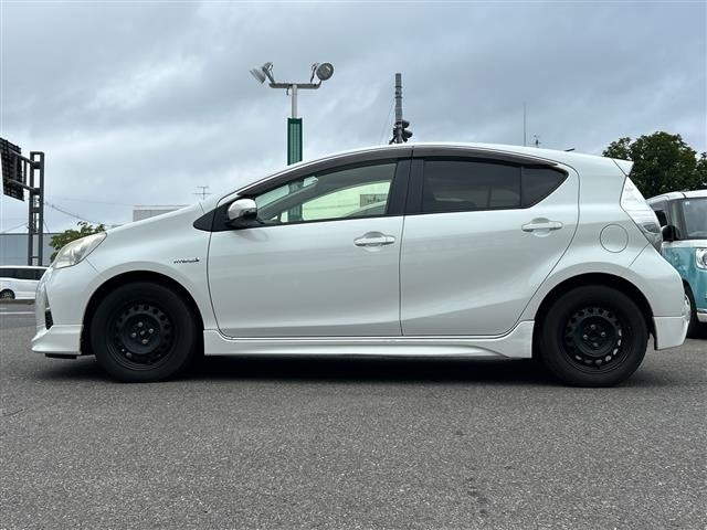 Toyota AQUA 2013 8357893-17