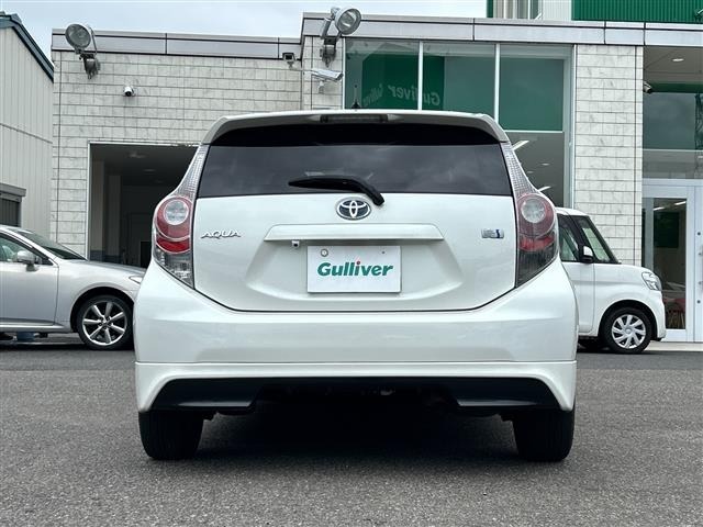Toyota AQUA 2013 8357893-18