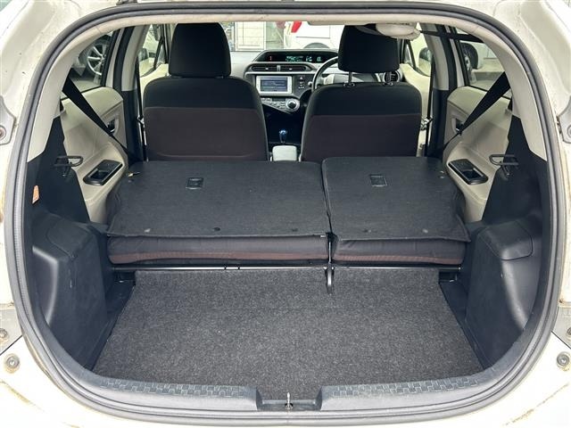 Toyota AQUA 2013 8357893-8