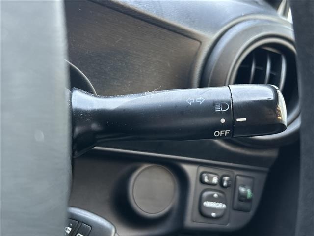 Toyota AQUA 2012 8357894-10