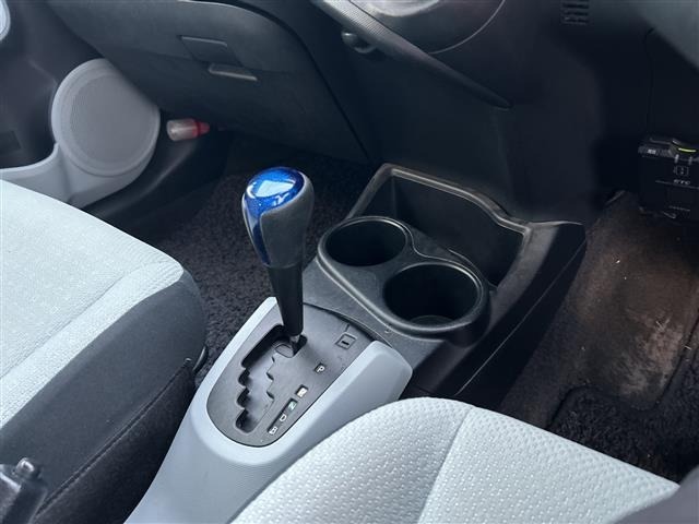 Toyota AQUA 2012 8357894-5