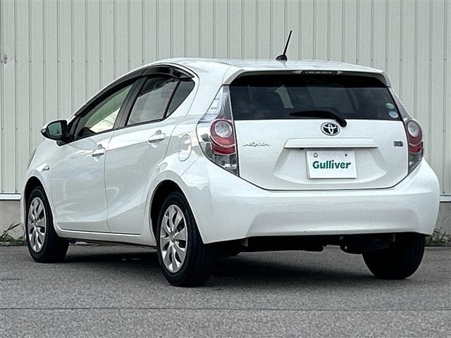 Toyota AQUA 2014 8357898-13