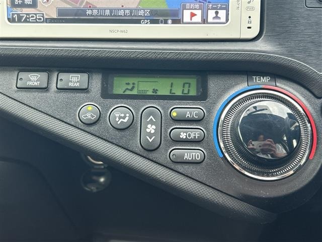 Toyota AQUA 2014 8357898-21
