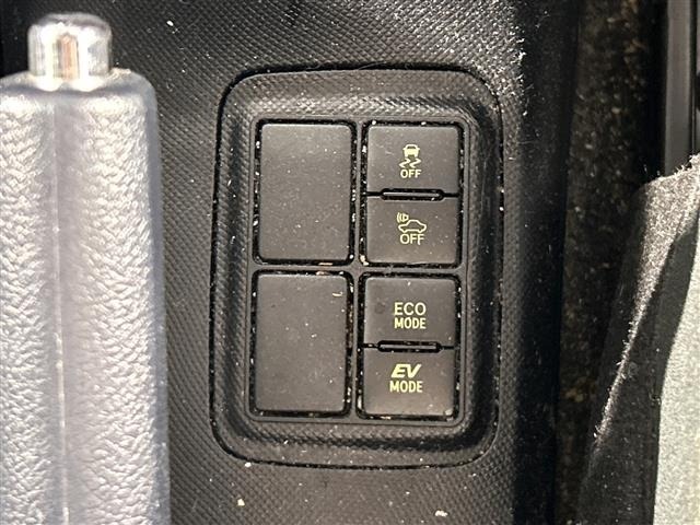 Toyota AQUA 2017 8357902-12