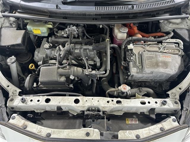 Toyota AQUA 2017 8357902-14