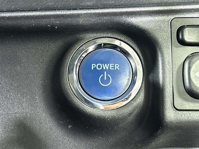 Toyota AQUA 2017 8357902-8
