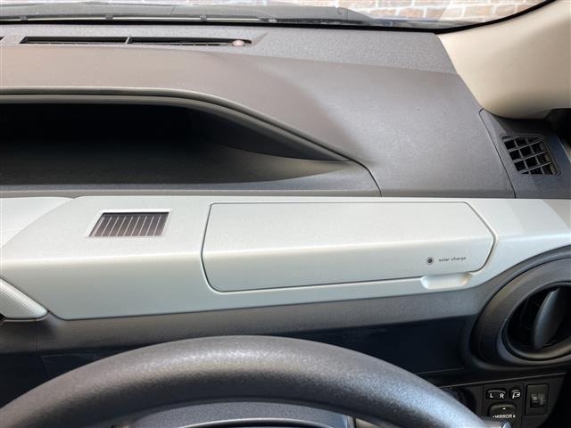 Toyota AQUA 2013 8357903-1