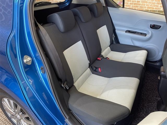 Toyota AQUA 2013 8357903-11