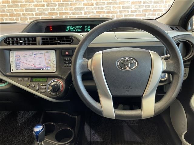 Toyota AQUA 2013 8357903-13