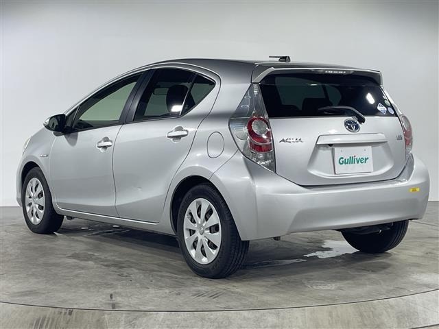 Toyota AQUA 2012 8357909-3
