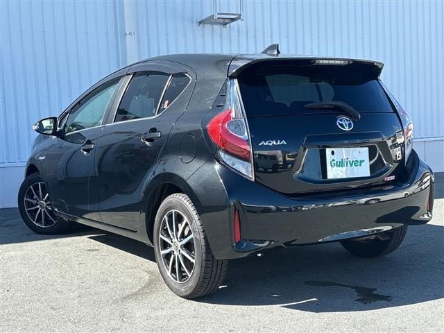 Toyota AQUA 2017 8357910-13