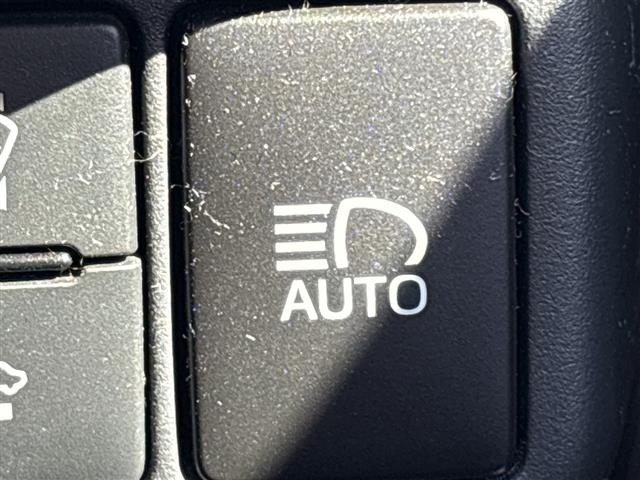 Toyota AQUA 2017 8357910-22