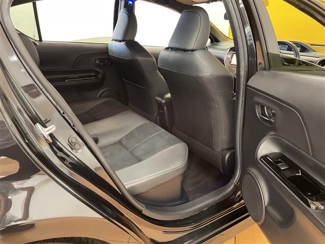 Toyota AQUA 2018 8357911-12