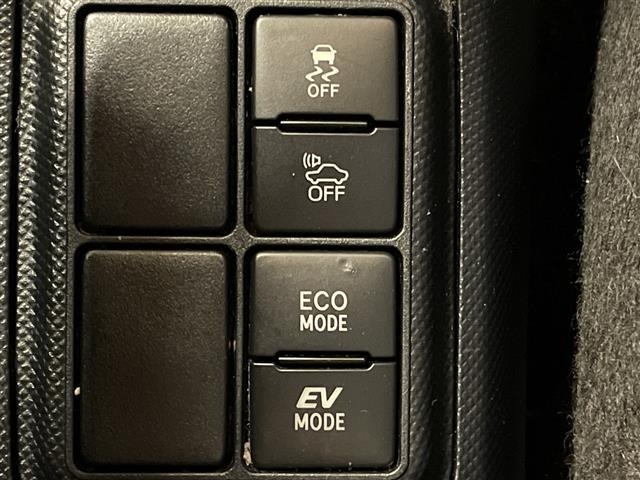 Toyota AQUA 2018 8357911-3