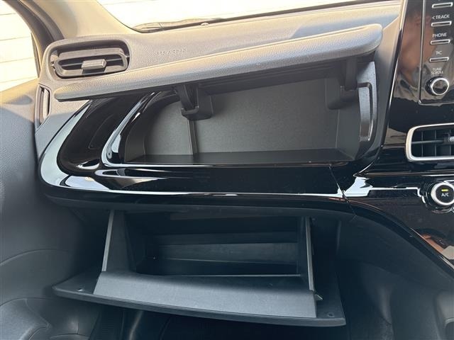 Toyota AQUA 2021 8357912-6