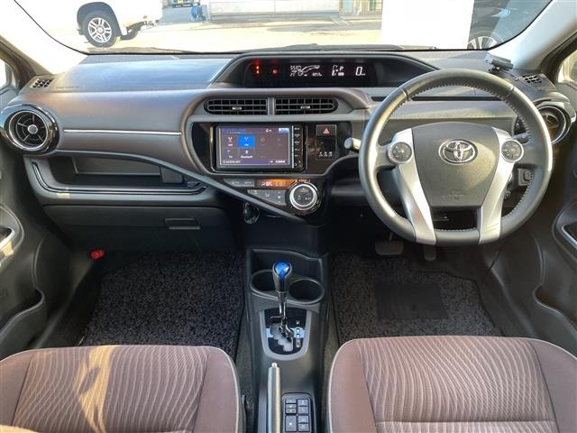 Toyota AQUA 2015 8357915-14