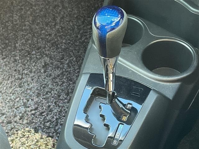 Toyota AQUA 2015 8357915-7