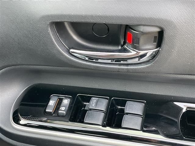 Toyota AQUA 2018 8357923-4